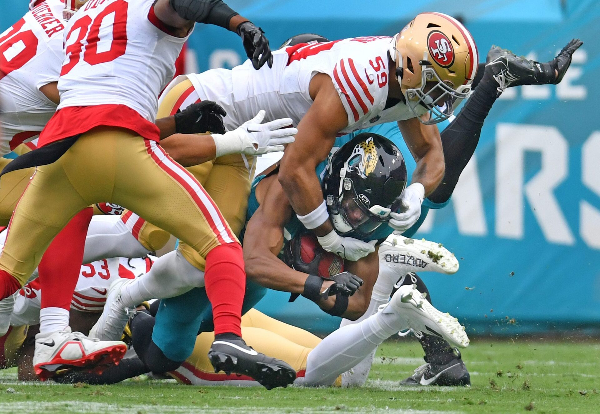 49ers Undefeated, But Jaguars Are Built to Break Streaks