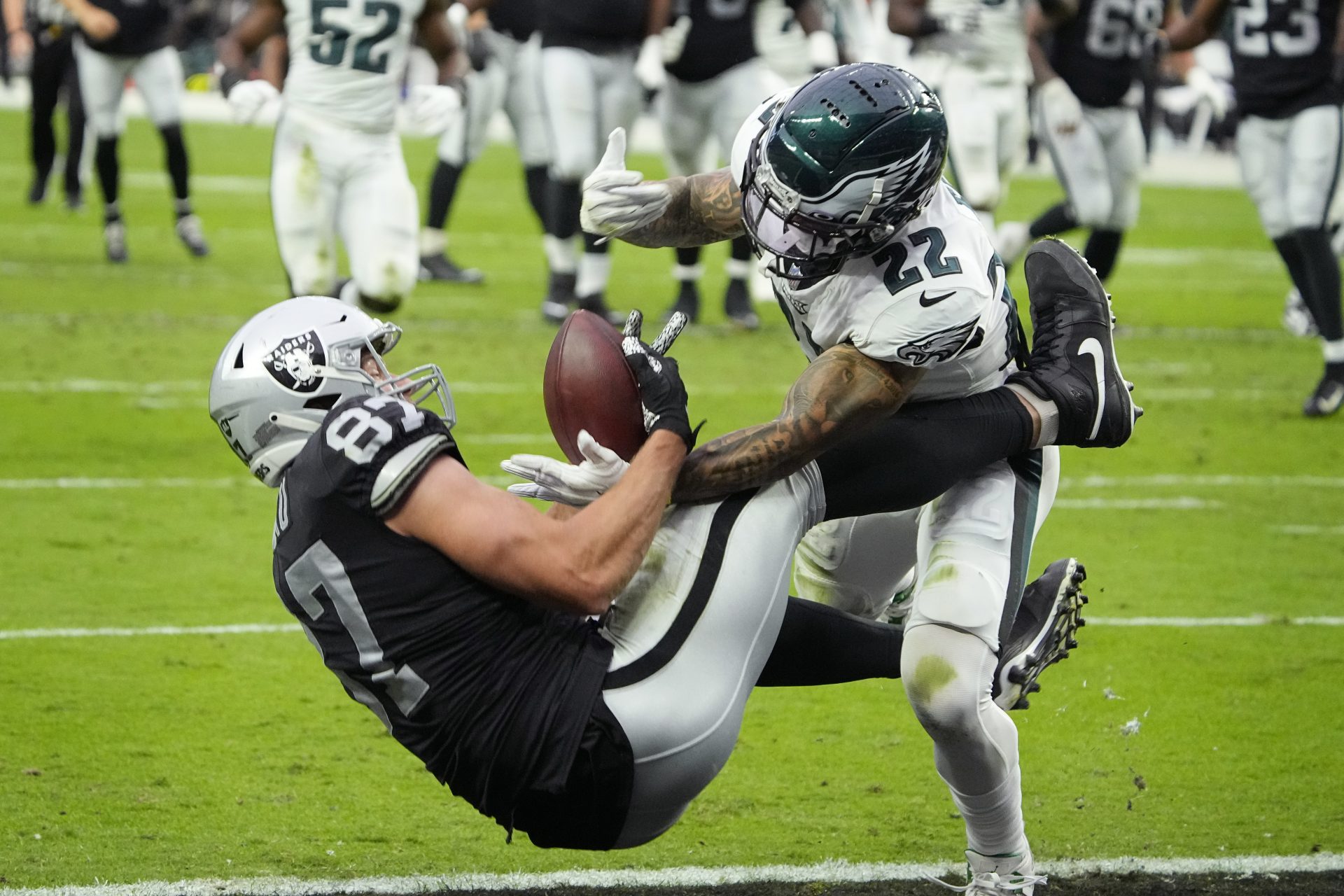 Raiders’ Key Trip to Philly: Eagles Ready to Attack
