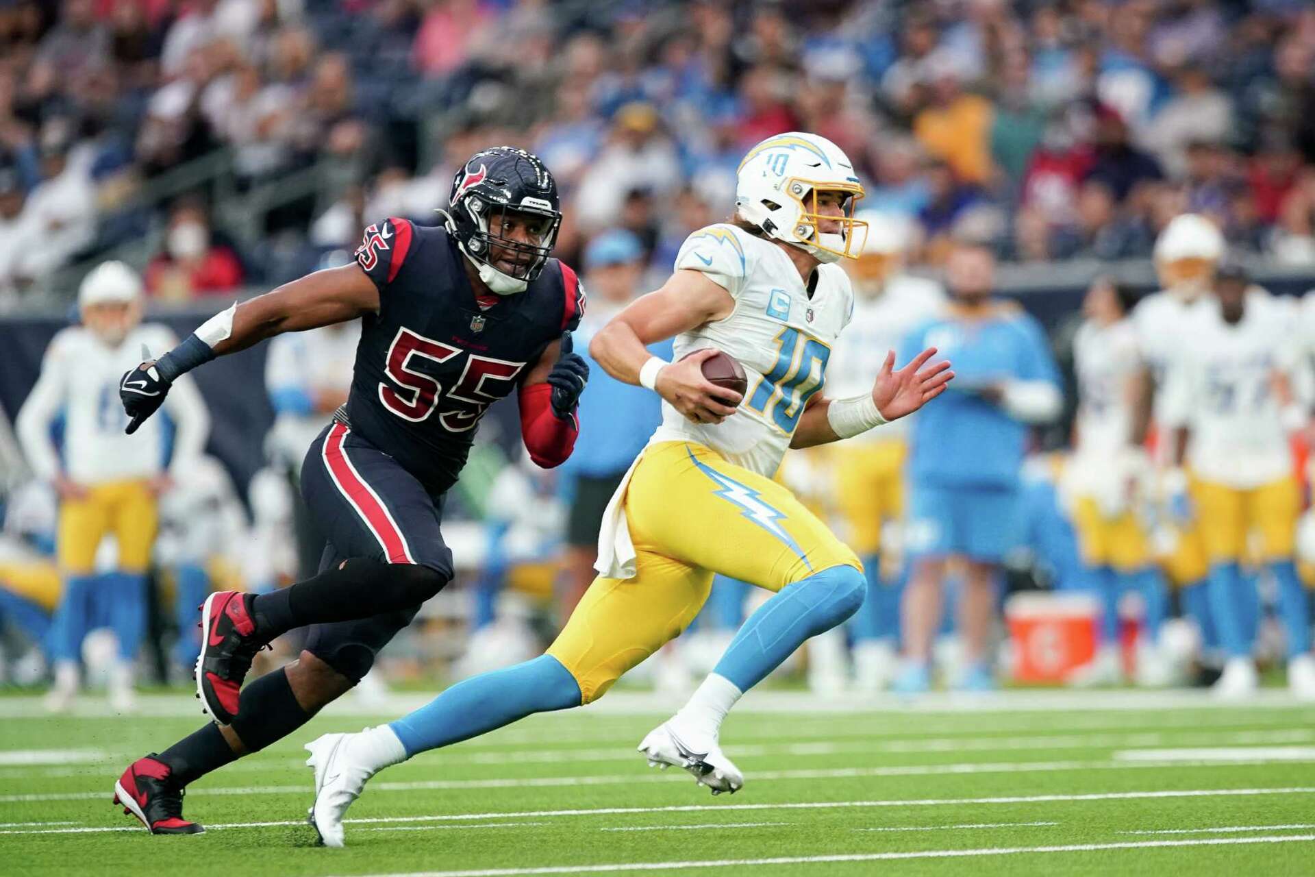 No Flags, No Mercy: Texans vs. Chargers Is December Football at Its Meanest